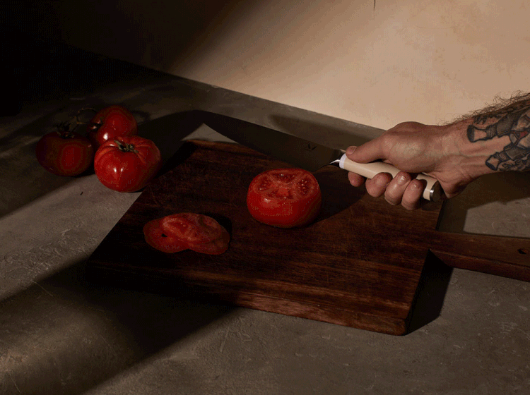 knife-loop_5d18748d-d0a7-401f-b513-31e89c1b3182_750x560_crop_center.gif