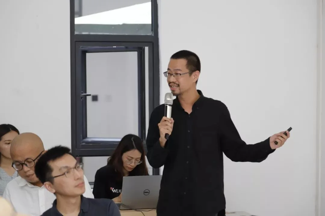 演讲嘉宾 钟冠球