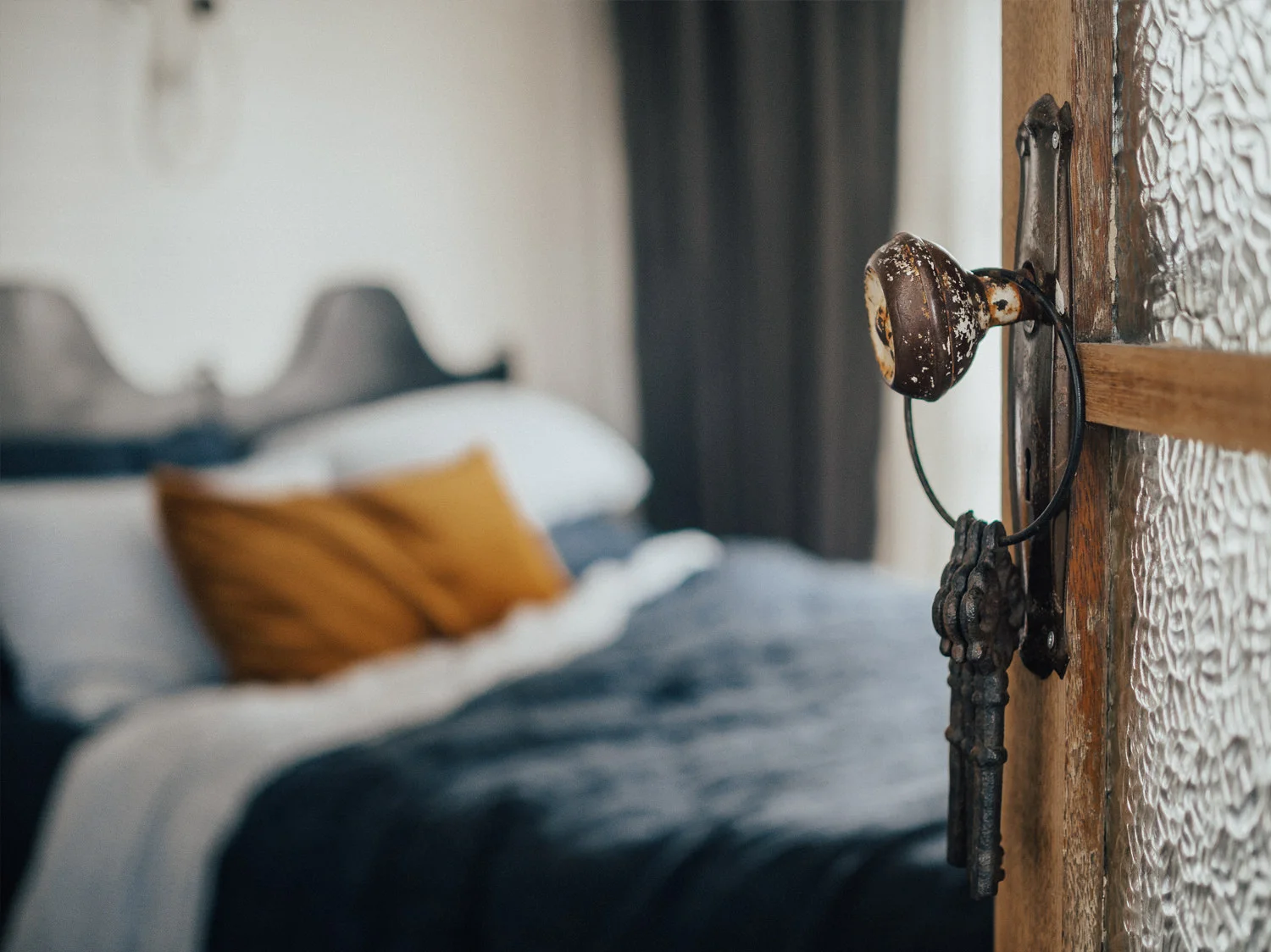 Travel_Australia_Guide_Weekend_Destination_Hotel_Airbnb_Inique_Shack_Cabin_Beach_Tasmania_Captains Rest_Sarah Andrews_TAS_Strahan_Pauline Morrissey.jpg