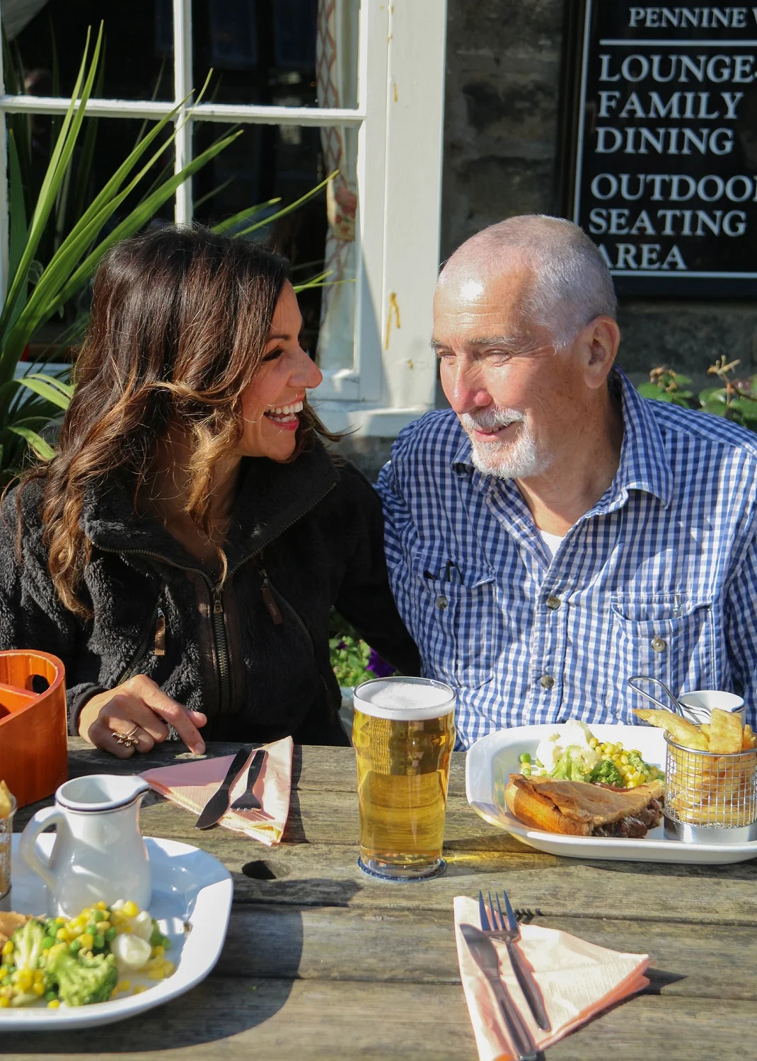 Julia Bradbury catches up with her dad Michael over a pub lunch in Edale