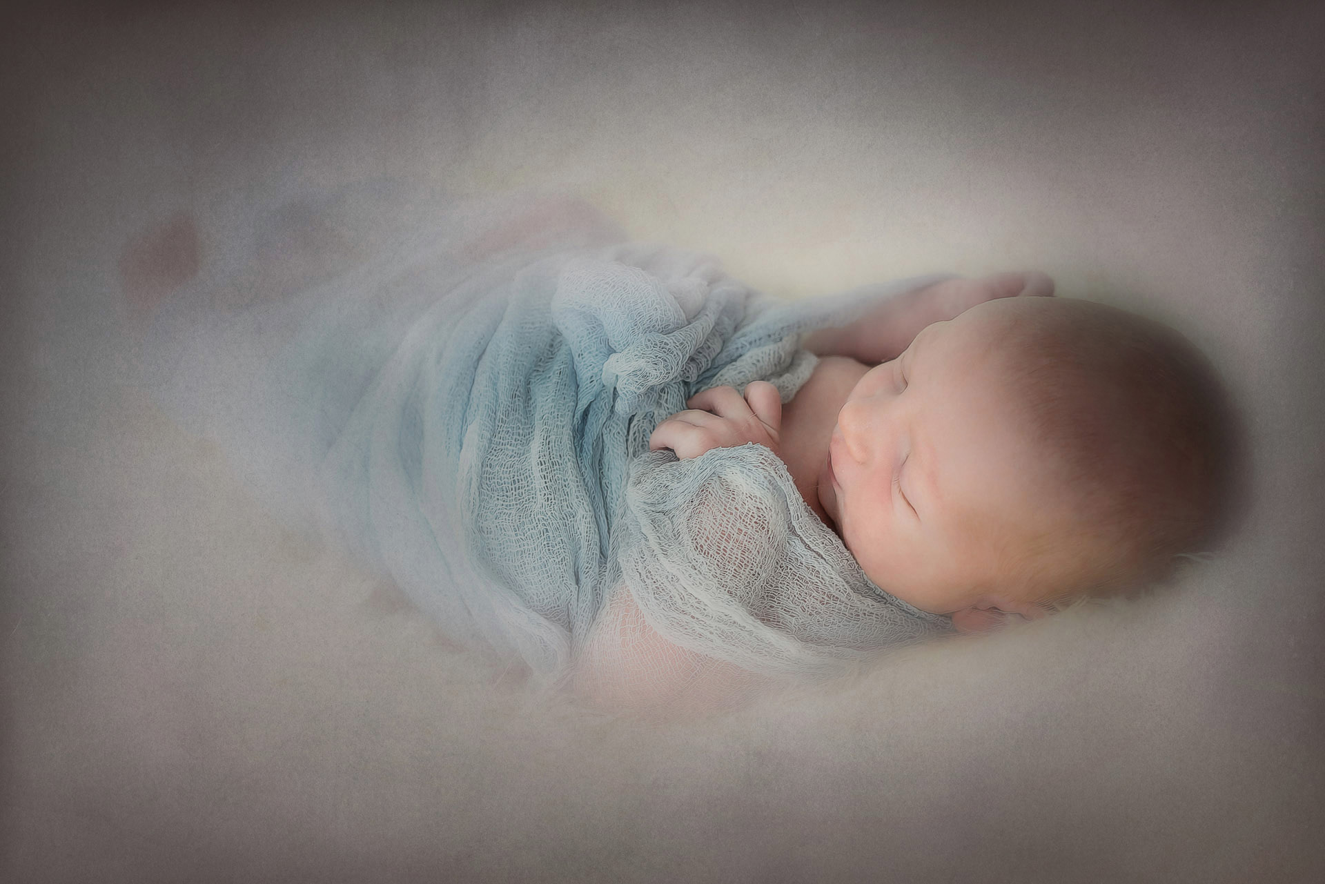 regina-newborn-photographers-free-lense-photo-007.jpg