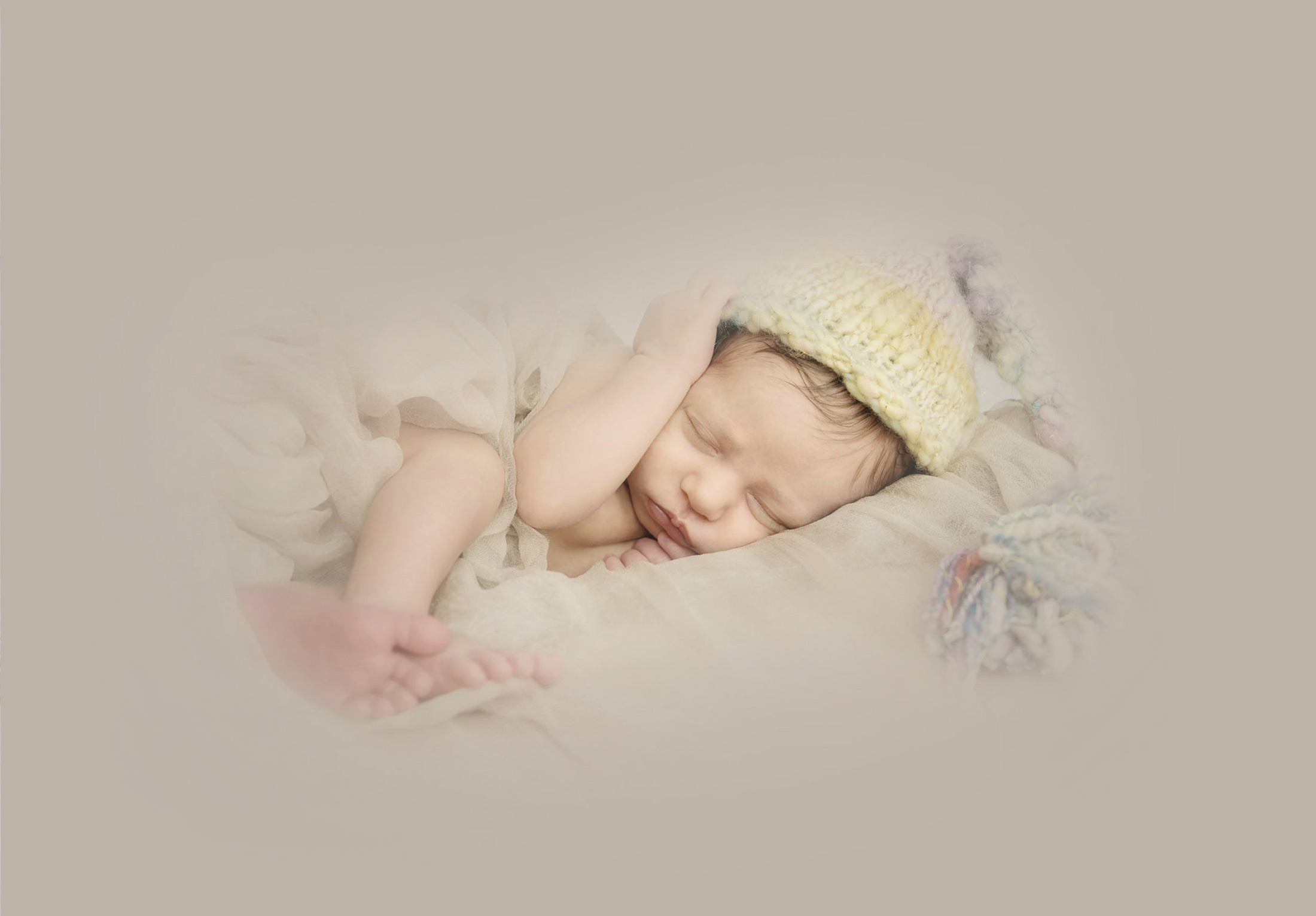 regina-newborn-photographers-free-lense-photo-004.jpg