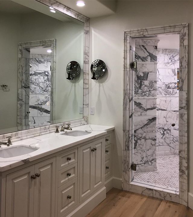 Entire house renovation in Del Mar Country Club is wrapping up with the master bath and marble shower. Antique sconce lights by @chandelierfinelighting 
___________________________
#interiordesign #residentialdesign #marble #masterbath #renovation #d