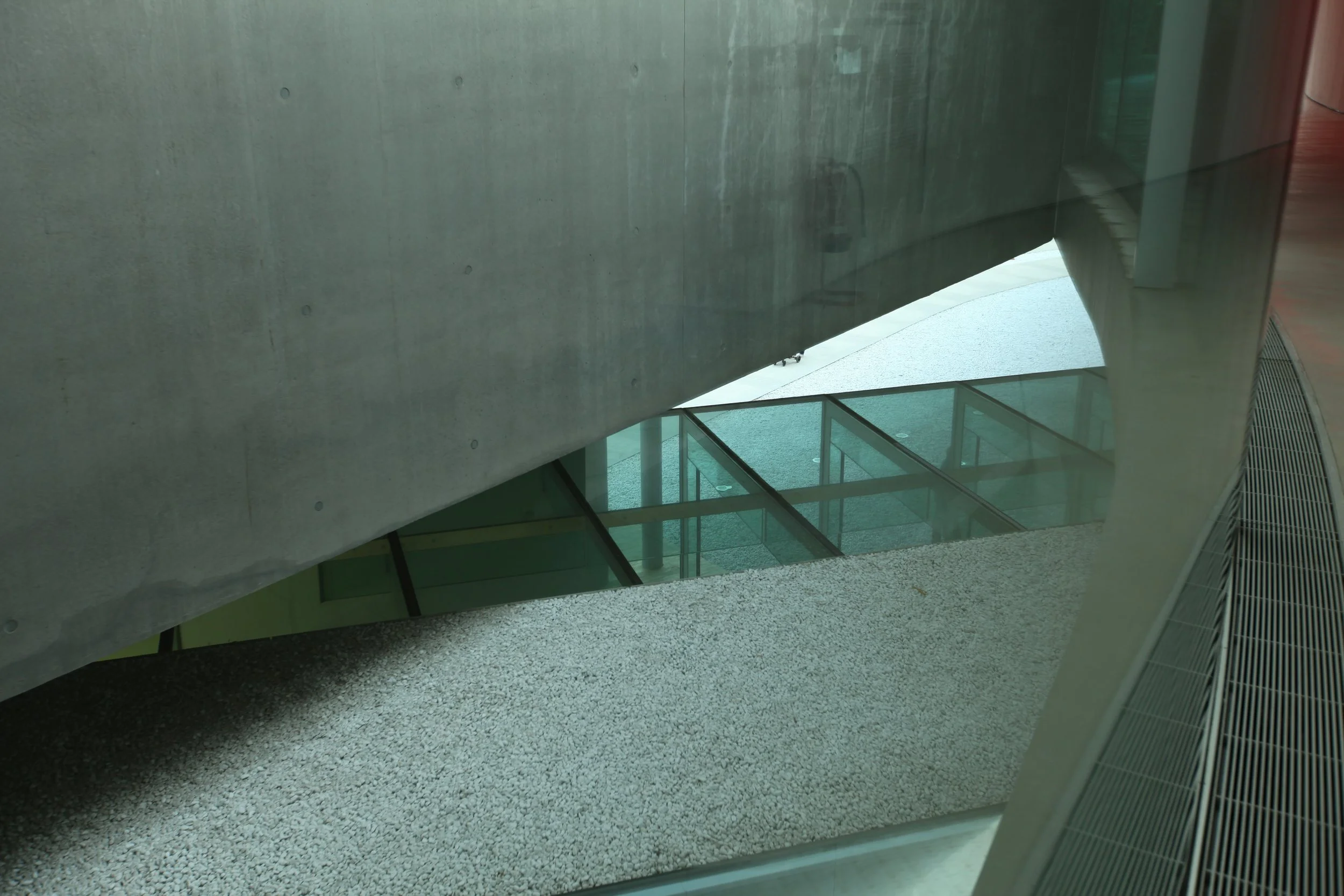 GLASS BOX