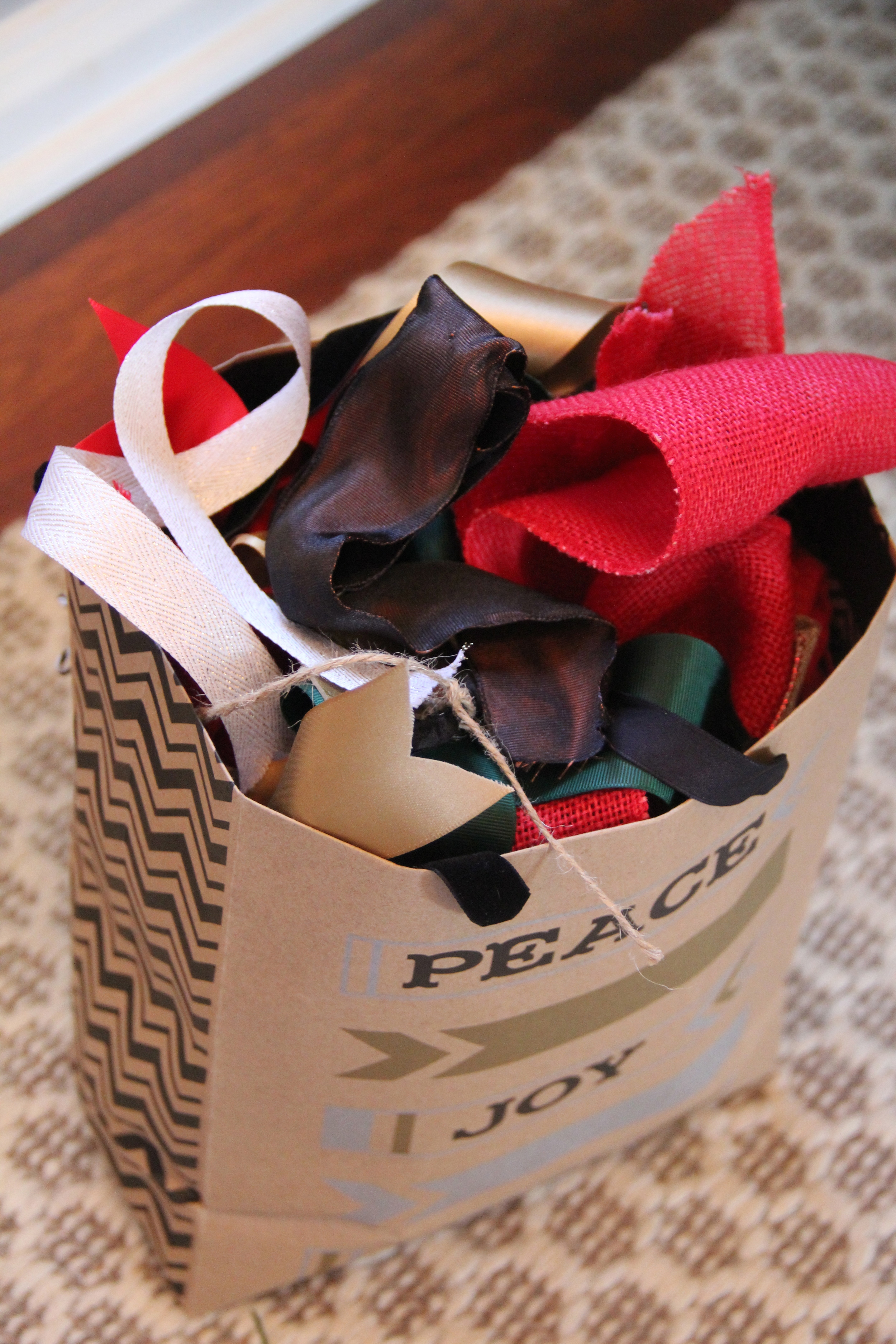 Gift Ribbon 1.jpg