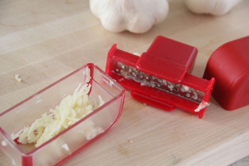 Microplane Garlic Mincer 2.jpg