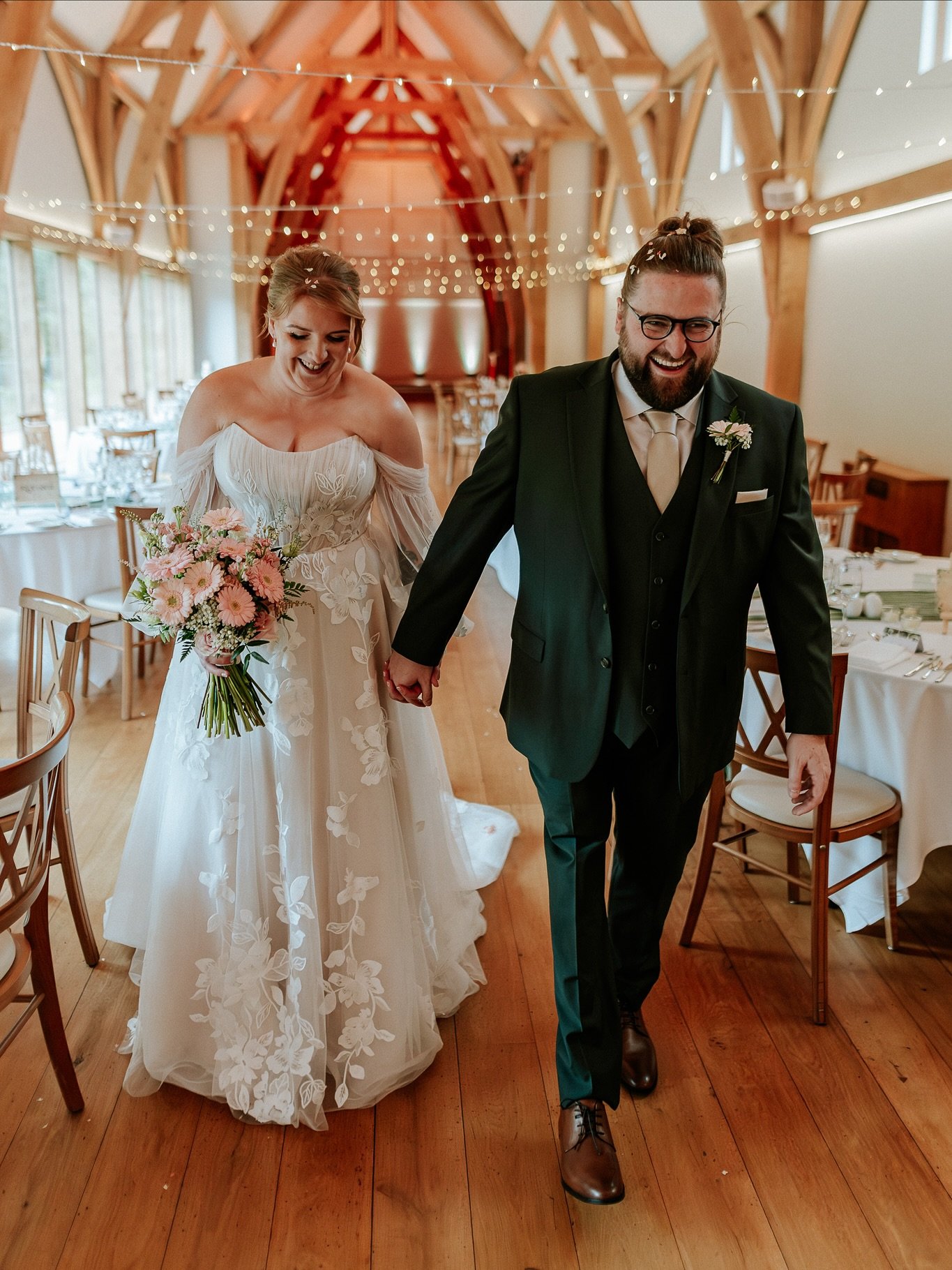 Happy album delivery to E&amp;J 🤍

Huge love to my old high school friend Em for asking me to capture her and Jay&rsquo;s wedding day, it was a beautiful ceremony with sneaky Lord of the Rings details all day long that had me obsessed 🧙🏻🌿

Venue 