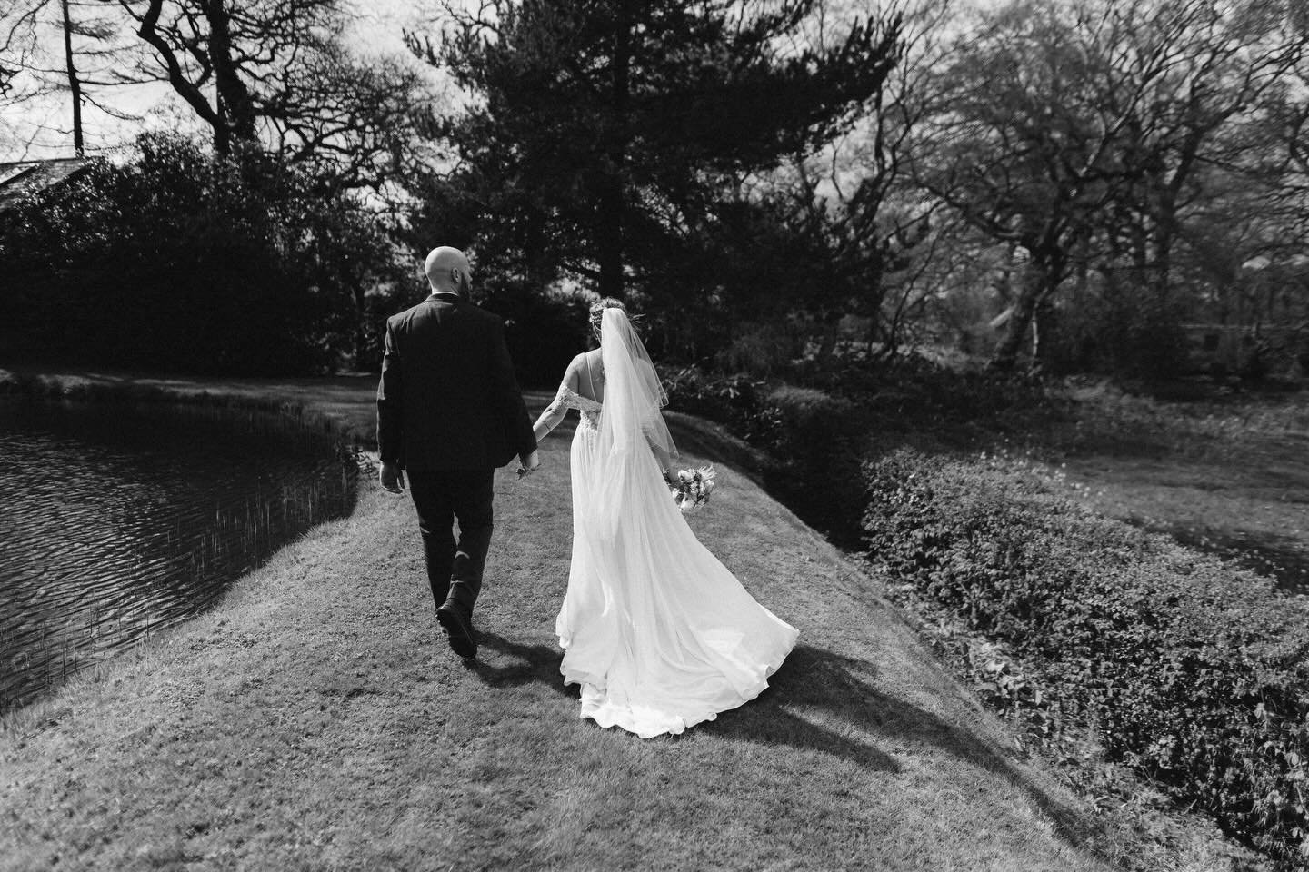 ⚡️K&amp;M⚡️

Last week kickstarted my 2026 wedding season, with a stunning intimate ceremony at @loveshackweddings_knutsford 

Here&rsquo;s some of my favourite moments 💌

#WeddingPhotographerUK&nbsp;#NorthWestWeddingPhotographer&nbsp;#CandidWedding