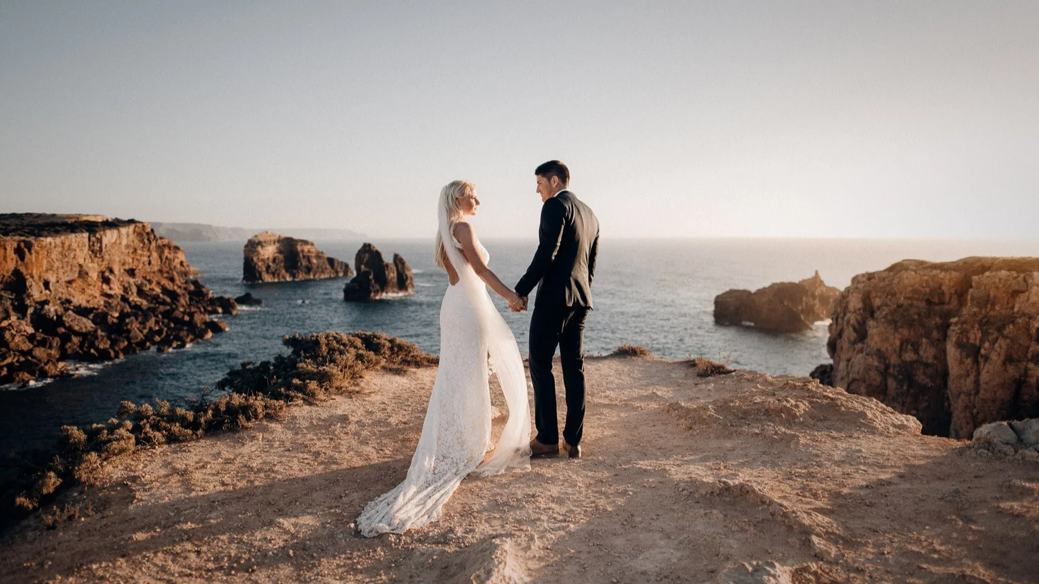 WINDY WEDDING - Portugal | Lagos