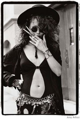 Fingernail Extensions. 23rd Street and Eighth Avenue. 1988. Amy Arbus.