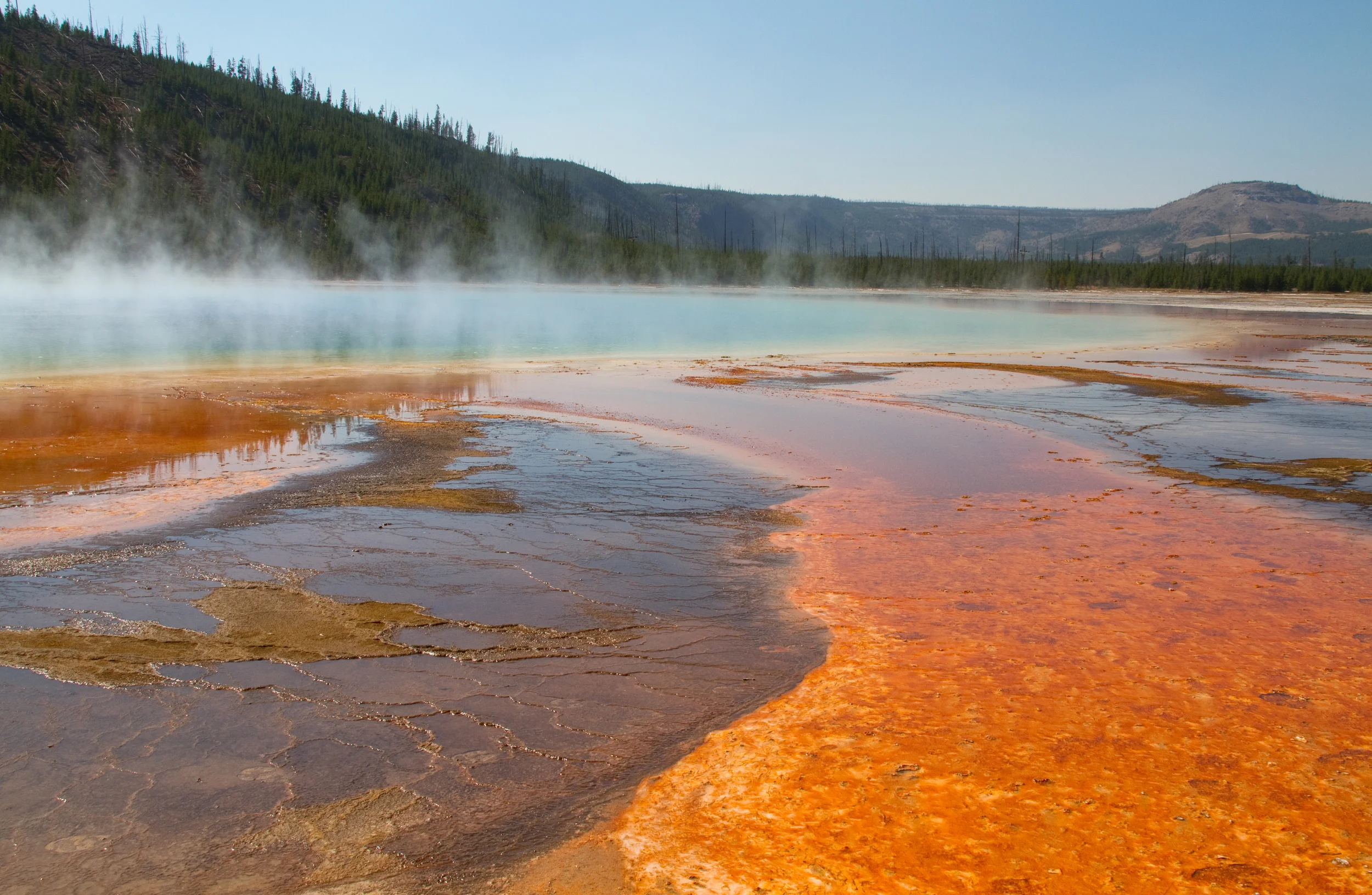 Prismatic Lake 2 ©Tony Hisgett, Birmingham, UK via Wikimedia Commons