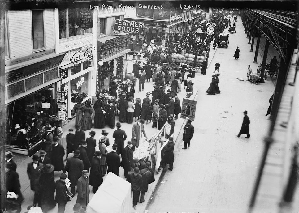 Christmas Shoppers on 6th Avenue, New York, 1910. Bain News Service photo.