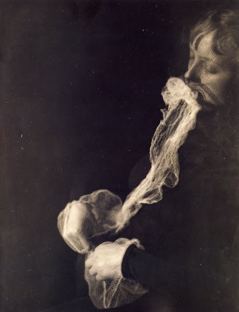 Spirit photograph by Albert von Schrenck-Notzing, 1913