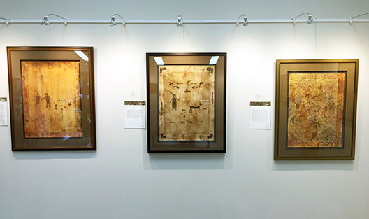 Integrated art hanging and lighting system at Teyiah's Art Den, Salmon Arm BC. Photo courtesy of Teyiah McAren .