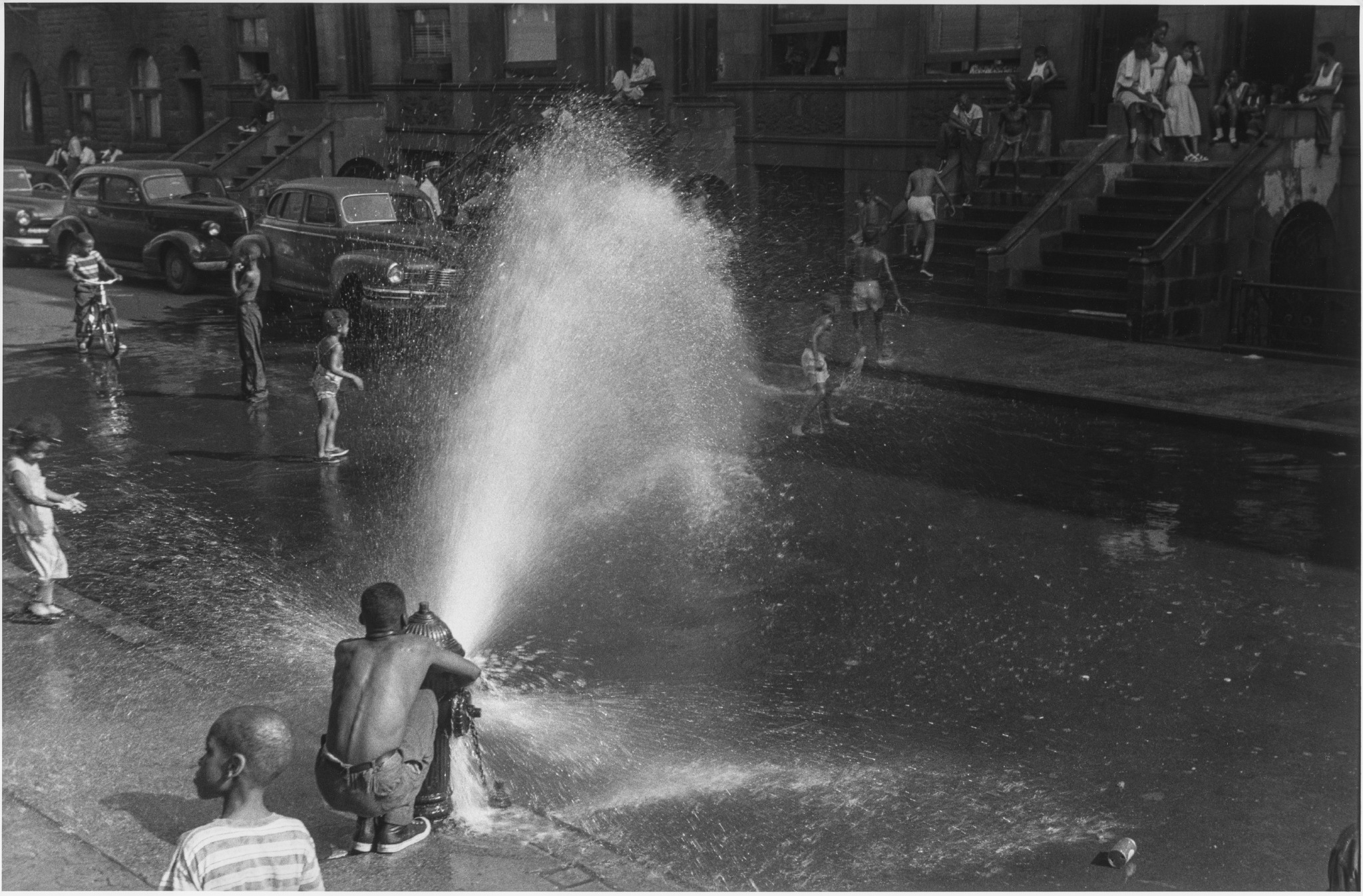Roy DeCarava, Swimmers , 1950 ©The Estate of Roy DeCarava 2018. All rights reserved. Courtesy David Zwirner