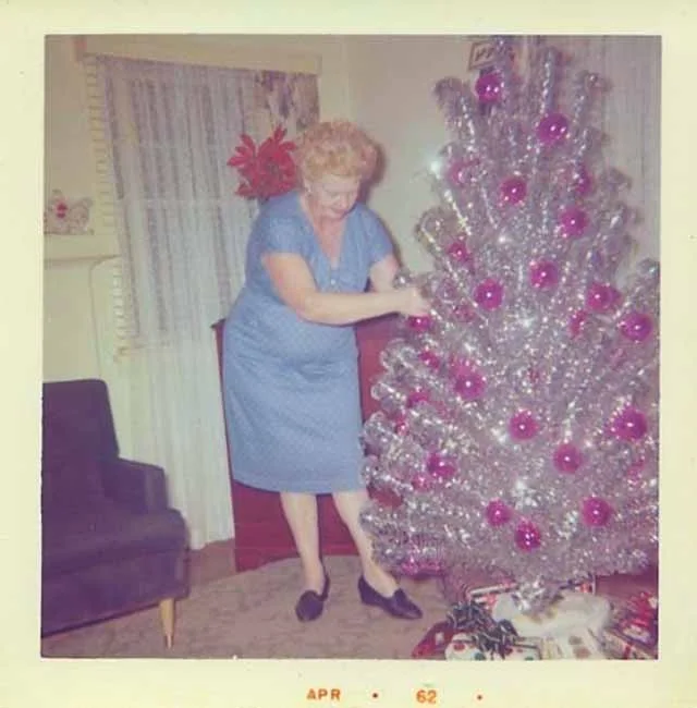 Christmas-tree-mom-9.jpg
