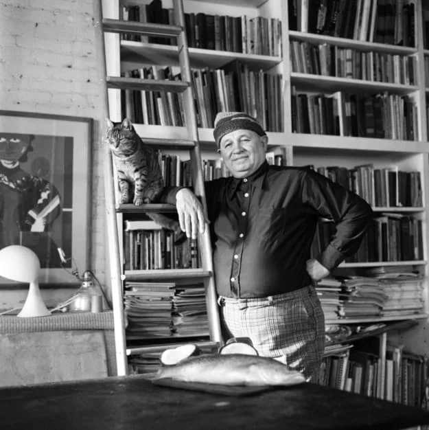 Bearden in his studio with Gippo. Via yourcatwasdelicious.tumblr.com
