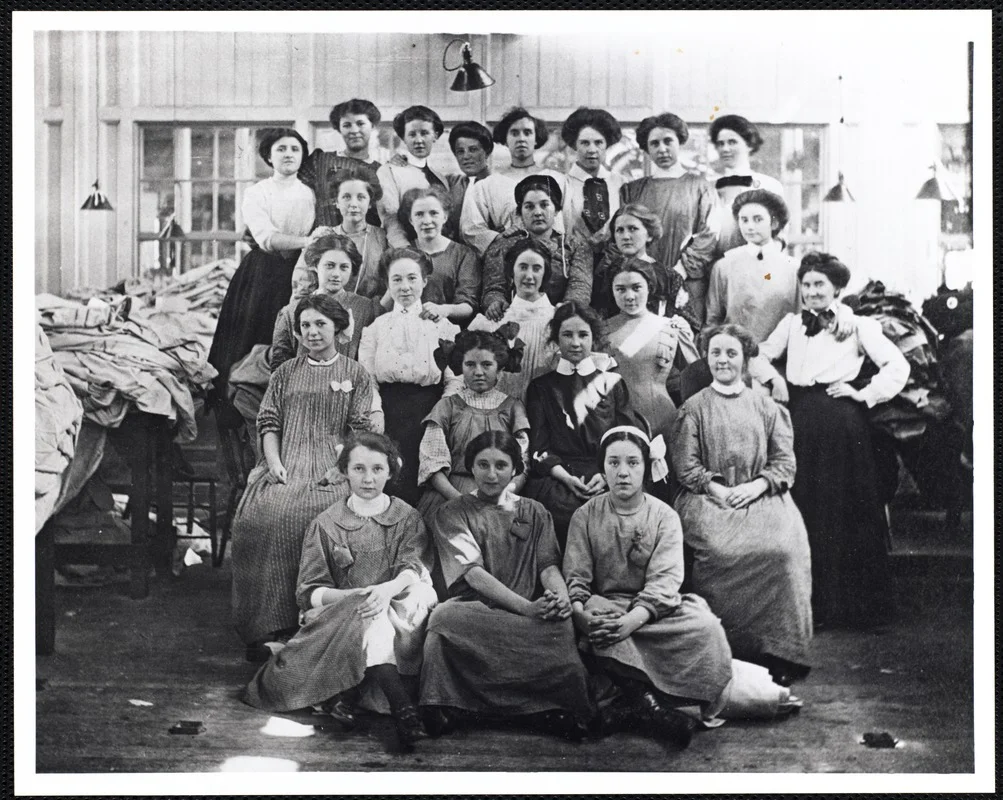 Ayer Mill mending room, c. 1916, Lawrence, MA