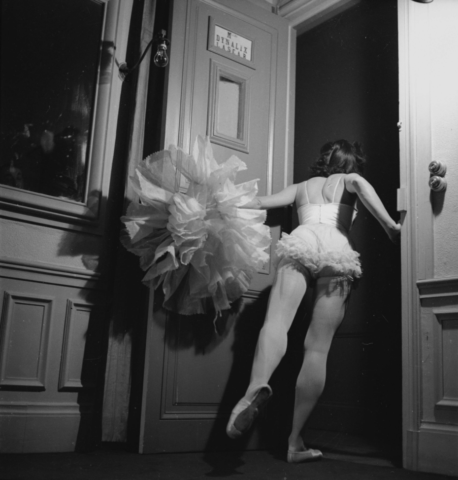 Backstage at the Palais Garnier, 1937: Photographs by Gaston Paris