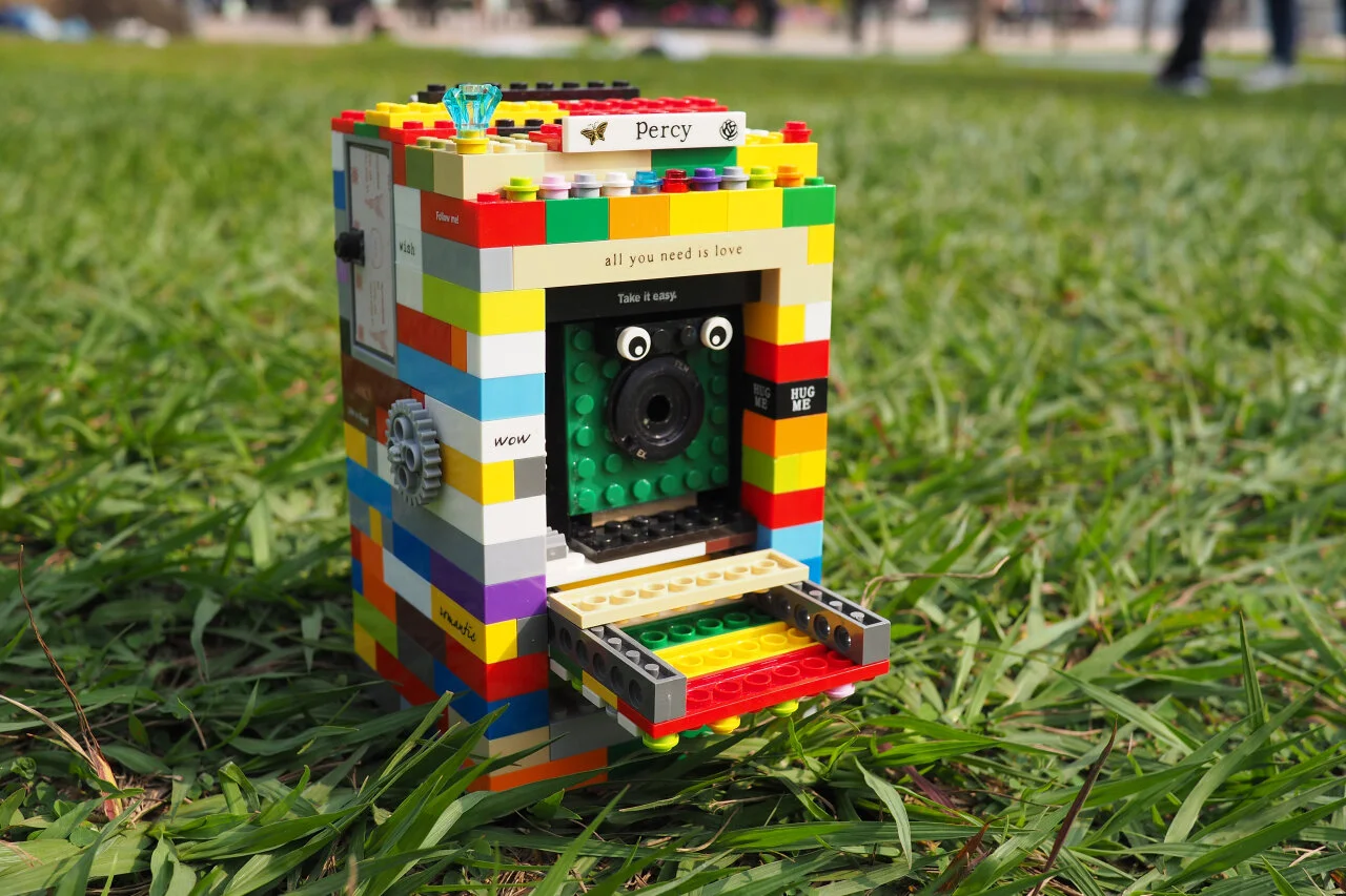Some Assembly Required: Albertino’s Digital Camera Made From Lego
