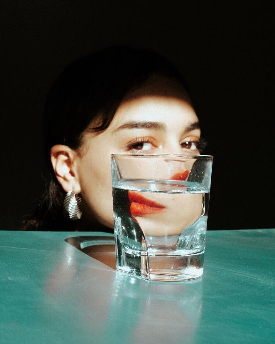 &ldquo;Glass&rdquo; by Hamza Iafrouji (Psycho Moustache) is the Photo of the Day!
www.donttakepictures.com
#glass #reflection @psycho.moustache