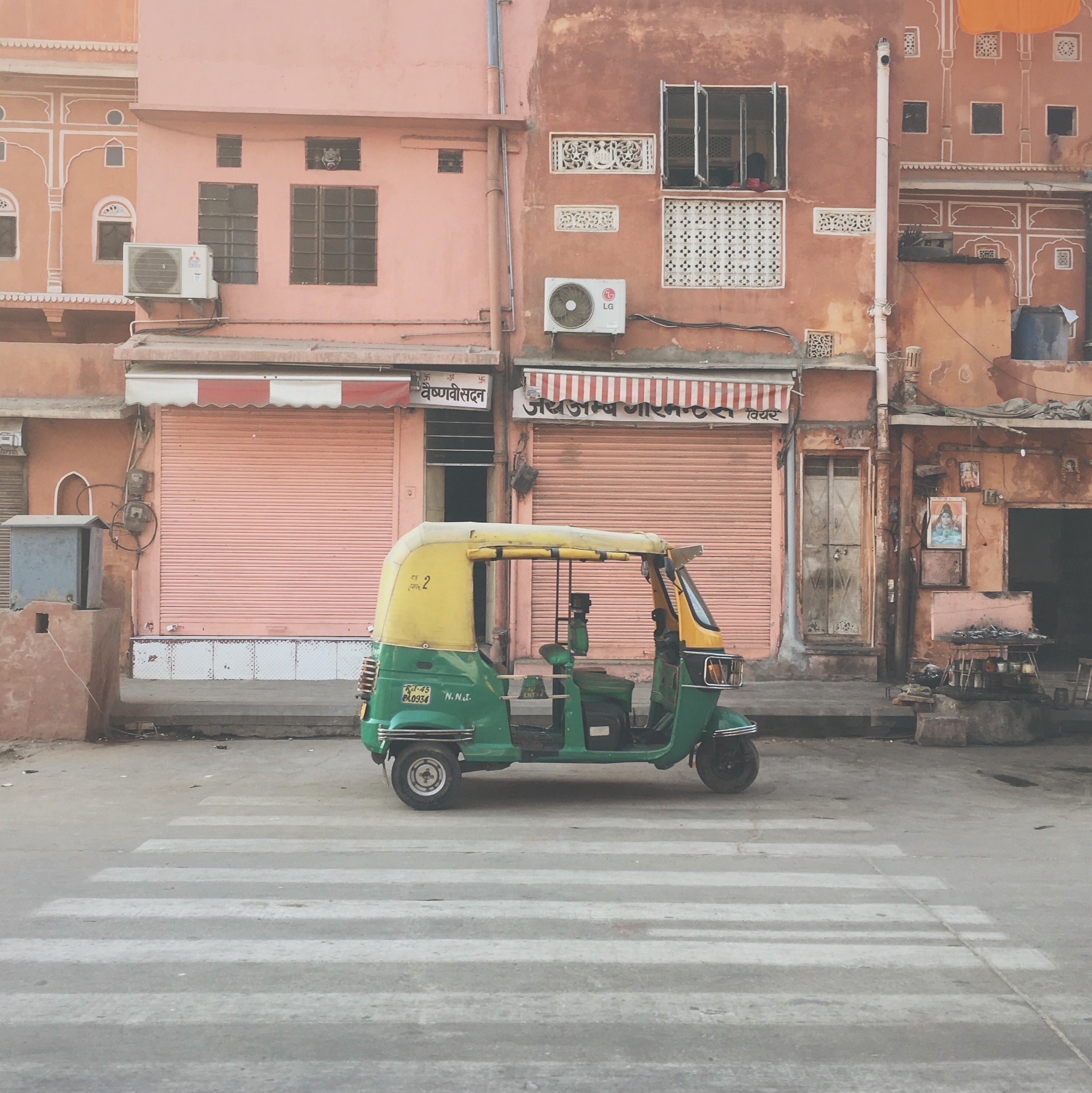 Auto Rickshaw in the Pink City.jpg