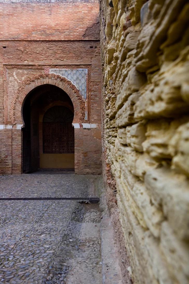 alhambra_sidewall.JPG