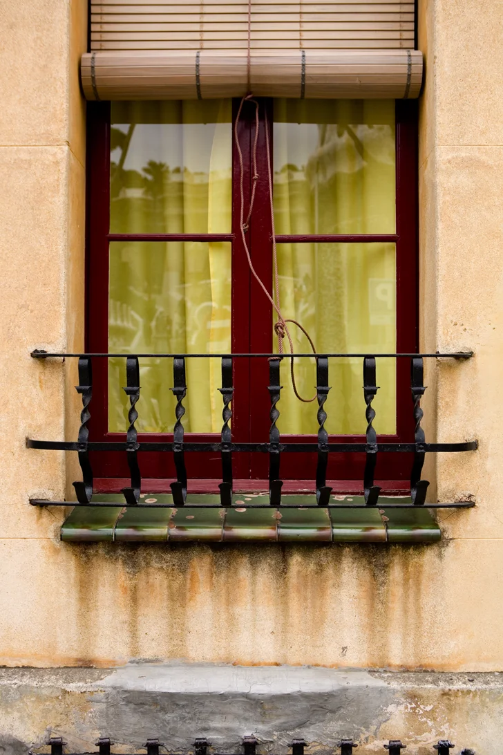 gaudi_park_window.JPG