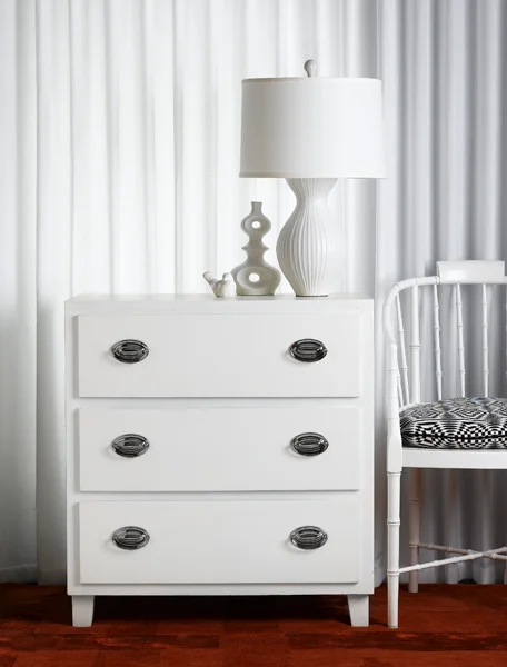 white_dresser.jpg