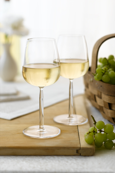 whitewine_grapes.jpg