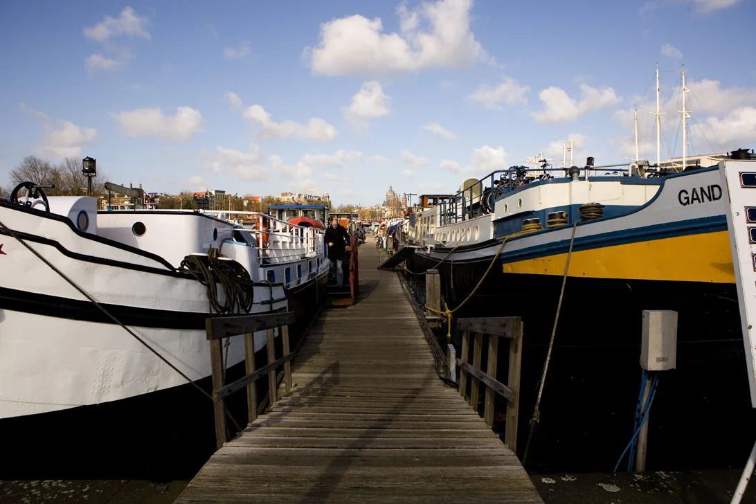 amsterdam_boatdocks.JPG