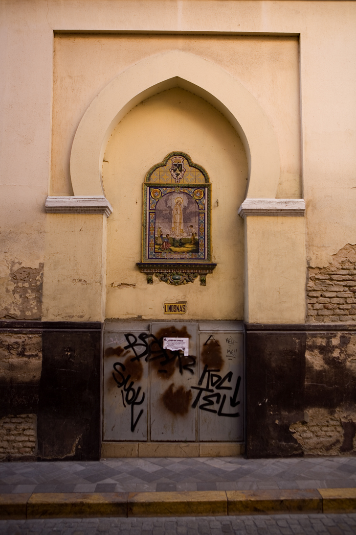 spain_wallarch.JPG
