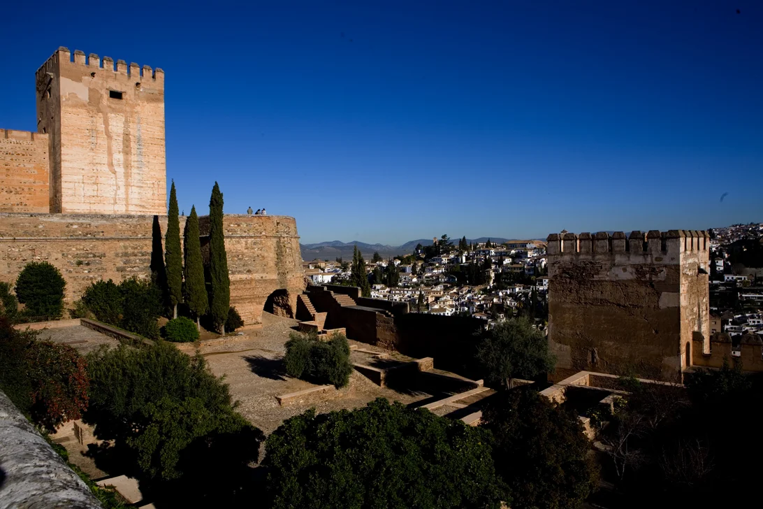 alhambra_courtyard.JPG