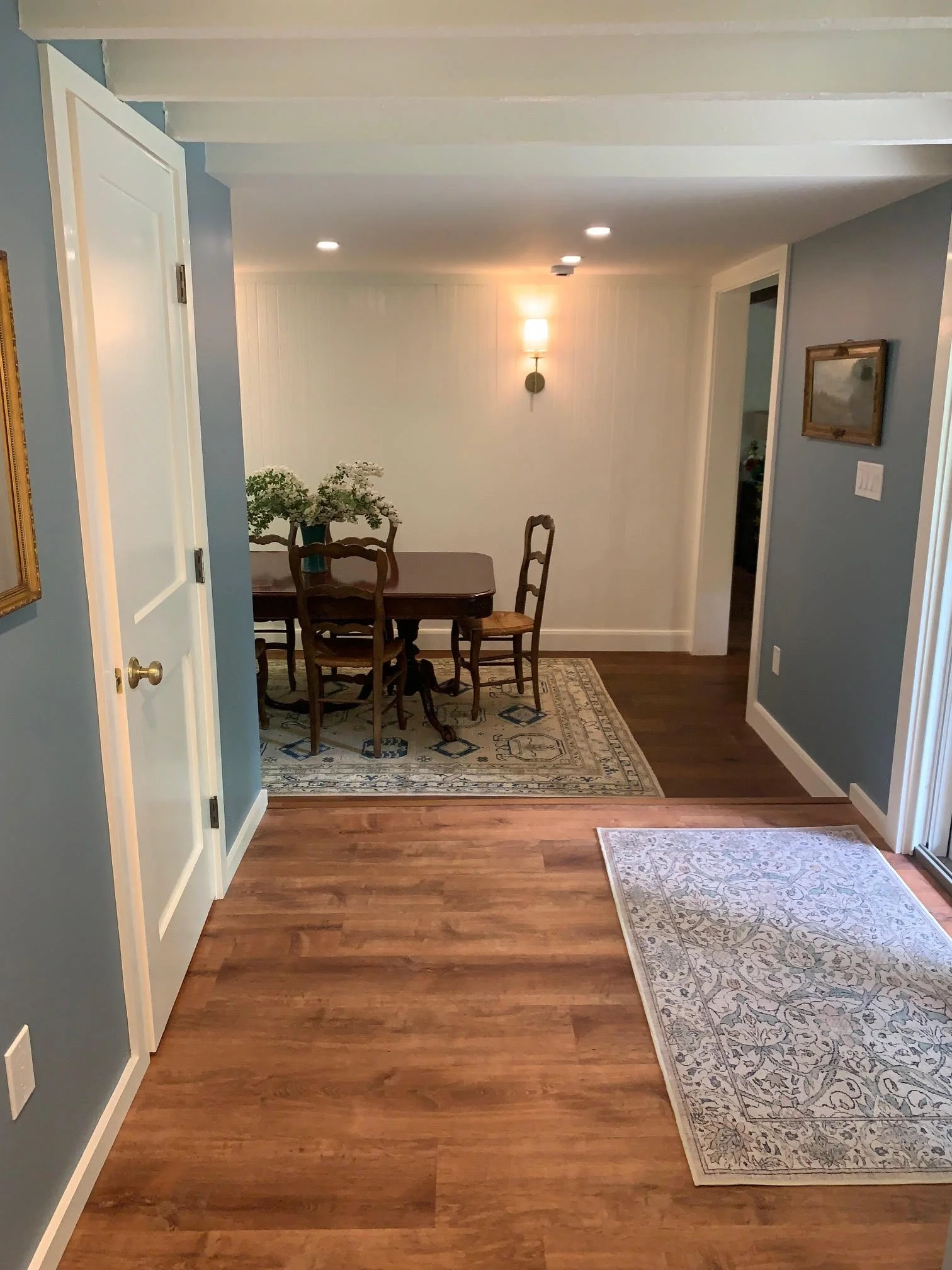 AFTER DINING & COAT CLOSET