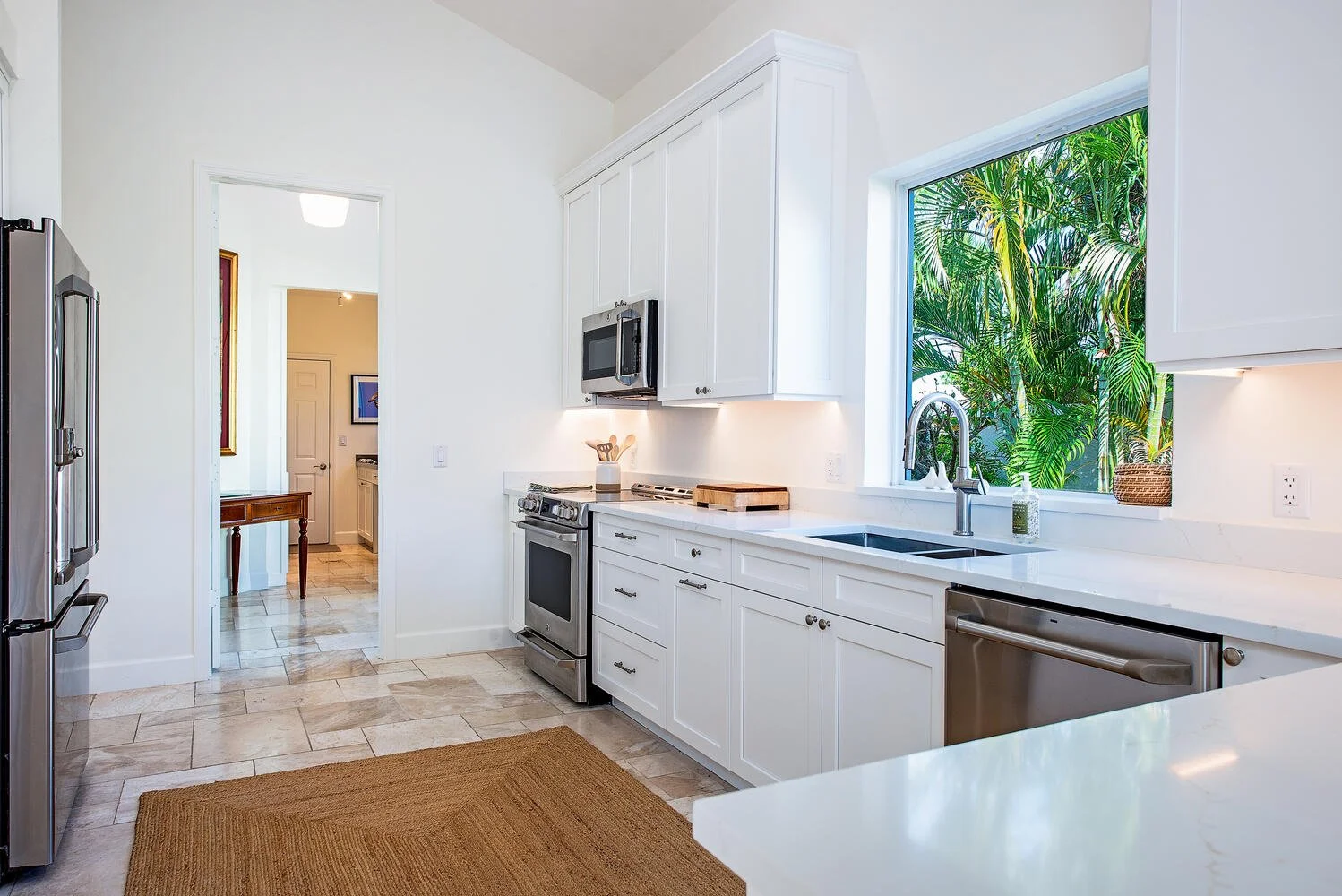 112 Via Napoli Naples FL 34105-large-005-011-Kitchen1-1499x1000-72dpi.jpg