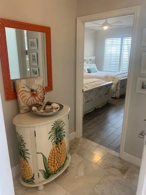 FOYER BEFORE