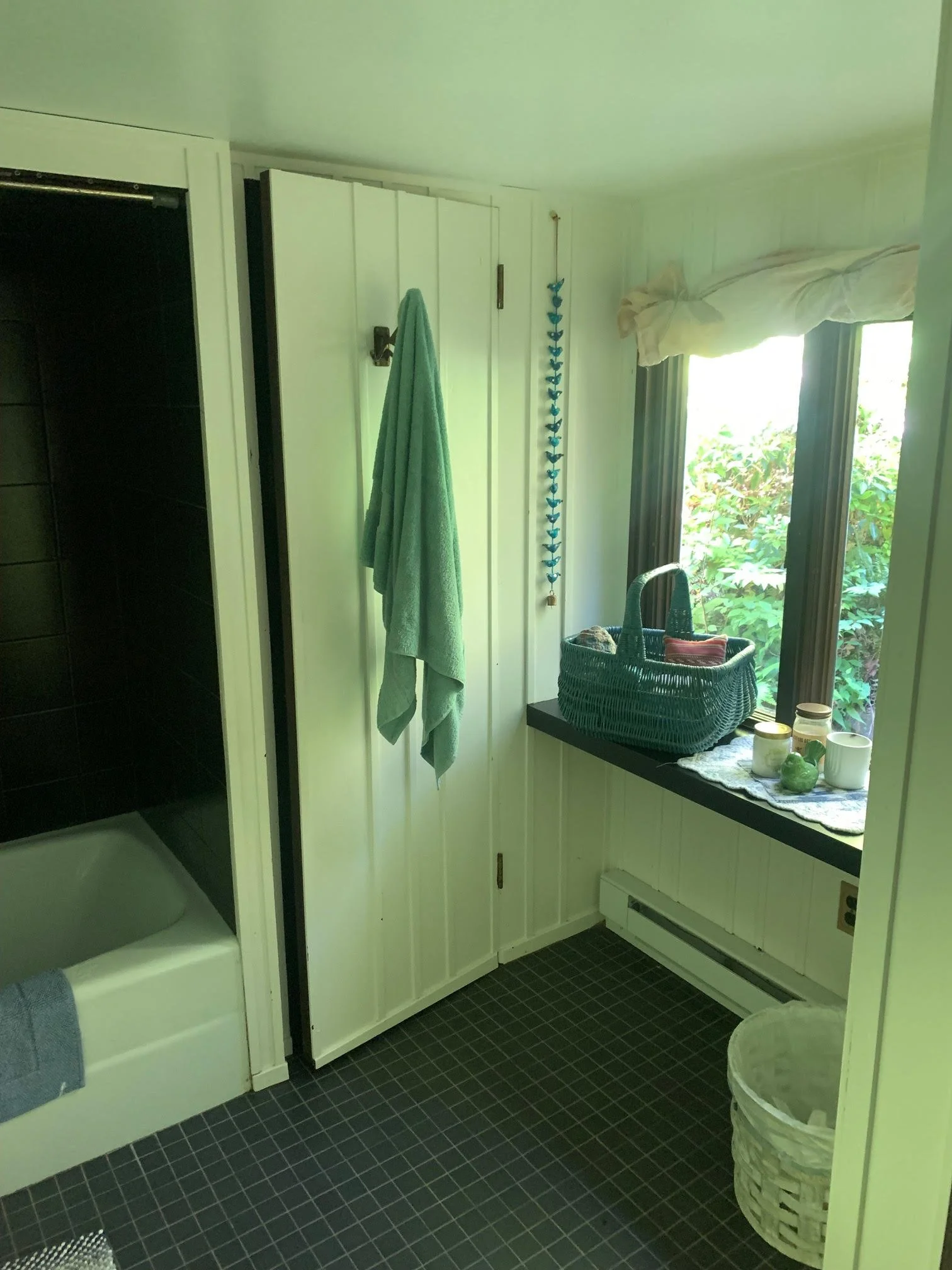 MASTER BATH BEFORE RENOVATION