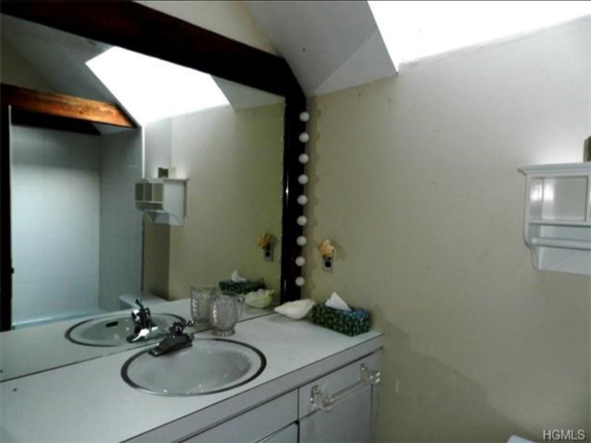 BOY's BATH BEFORE RENOVATION
