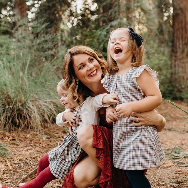 Today I&rsquo;m thankful for friends who trust me to photograph their families and for families who trusted me to photograph their families then became friends. Also thankful for a husband who got up early to clean out the gutters so I can edit my li