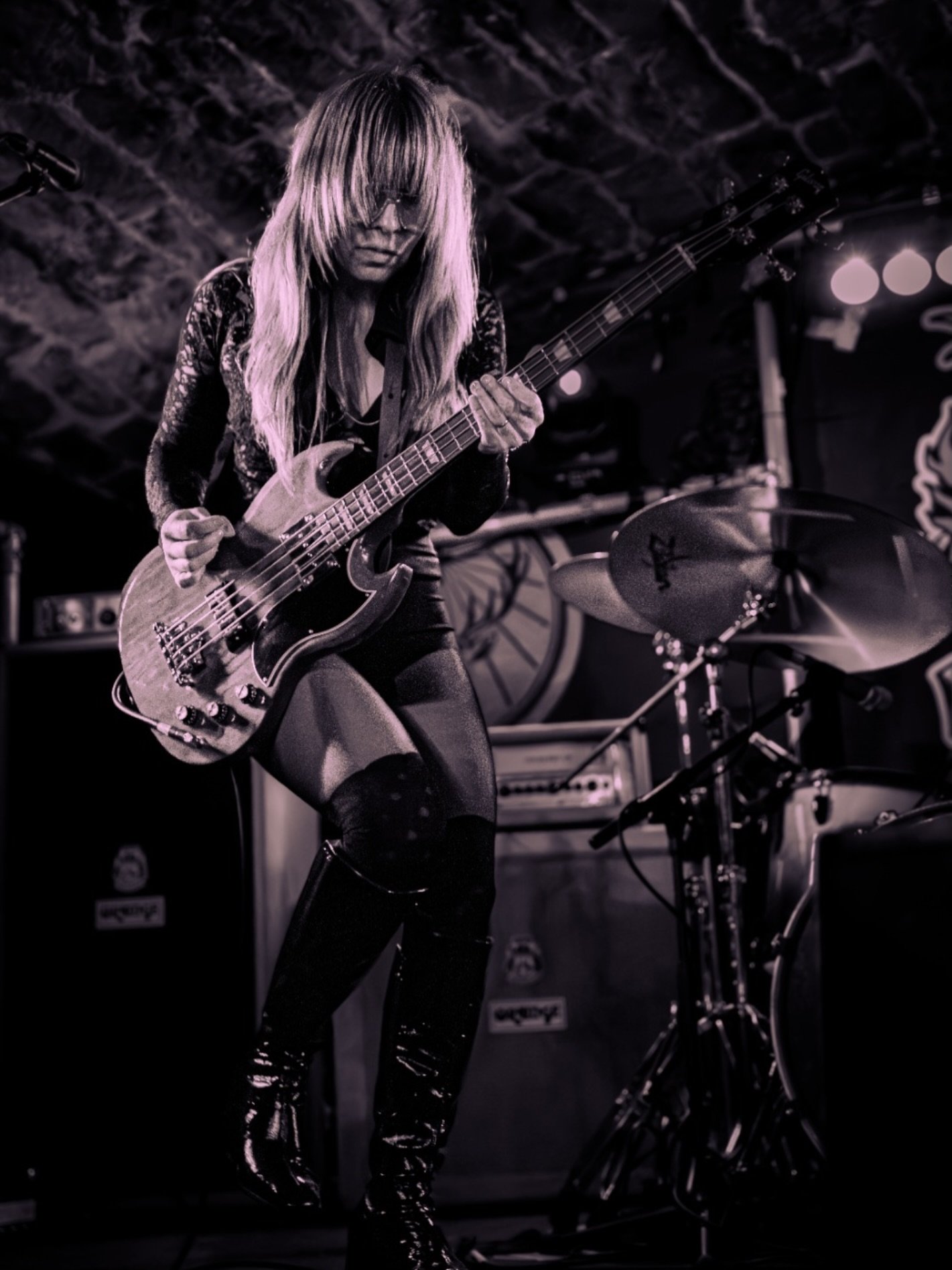 Capsula band live performance official photos psychedelic rock trio 2026 tour coni duchess bass