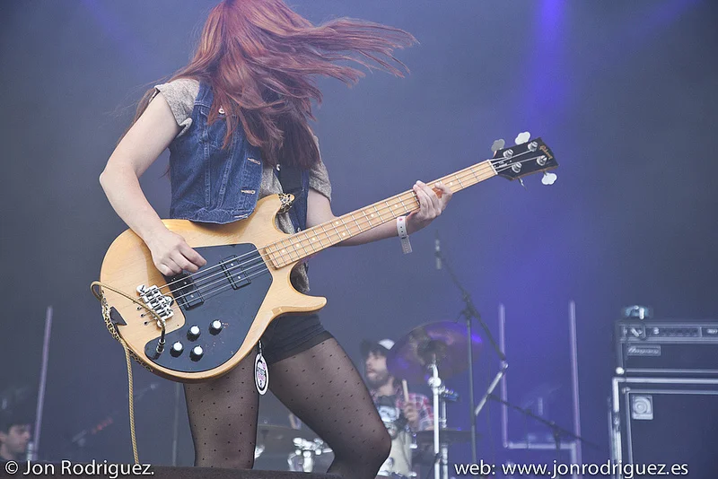 Capsula band live performance official photos psychedelic rock trio coni duchess