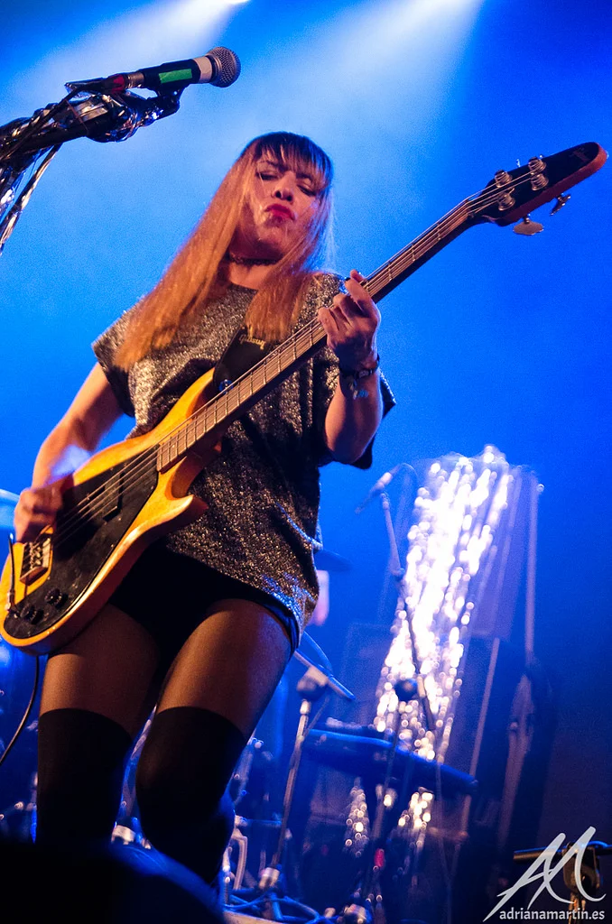 Capsula band live performance official photos psychedelic rock trio coni duchess