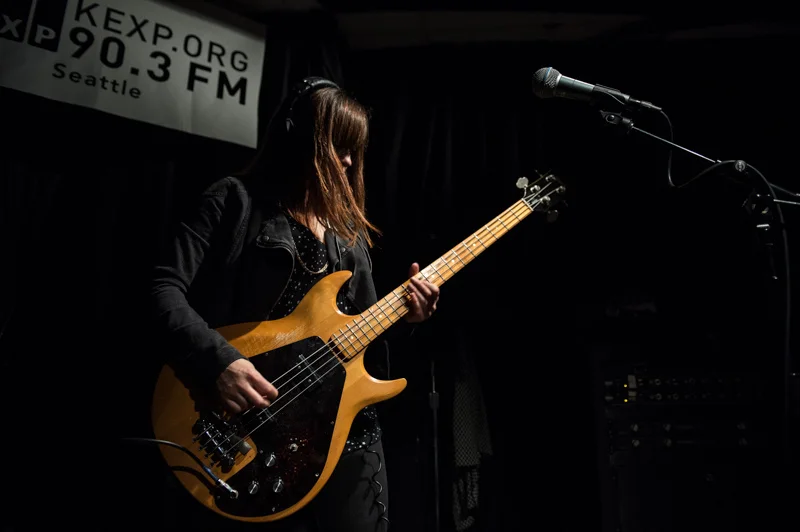 Capsula band live performance official photos psychedelic rock trio coni duchess