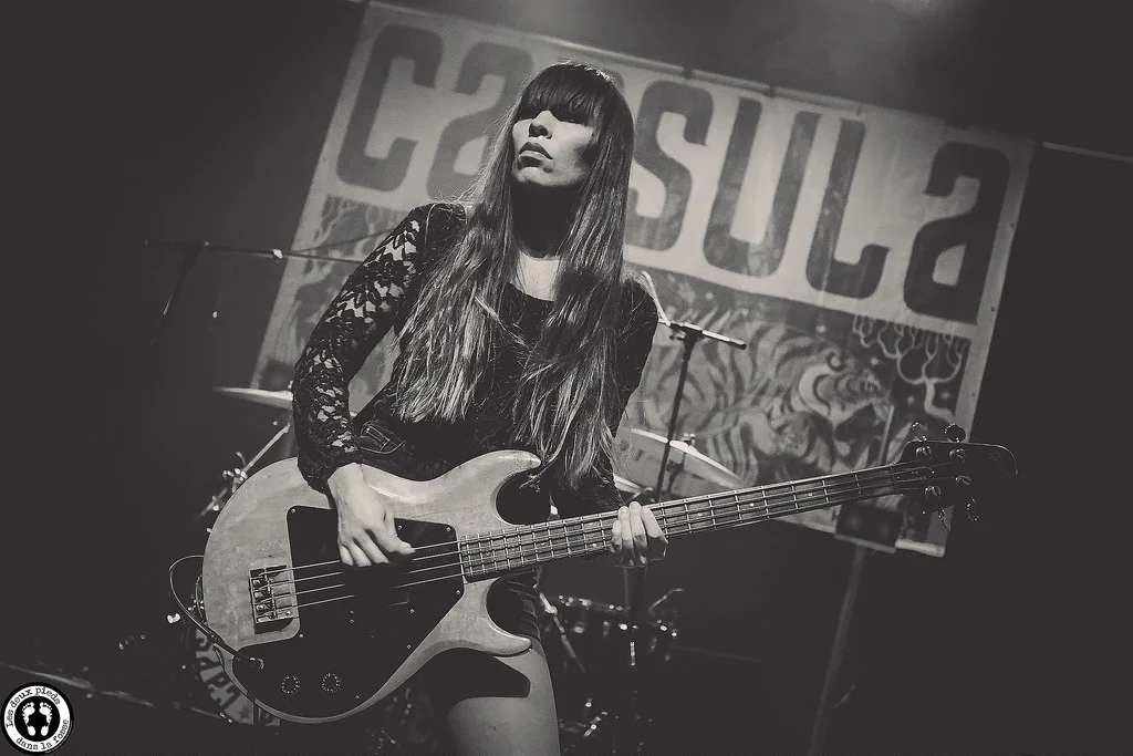Capsula band live performance official photos psychedelic rock trio coni duchess