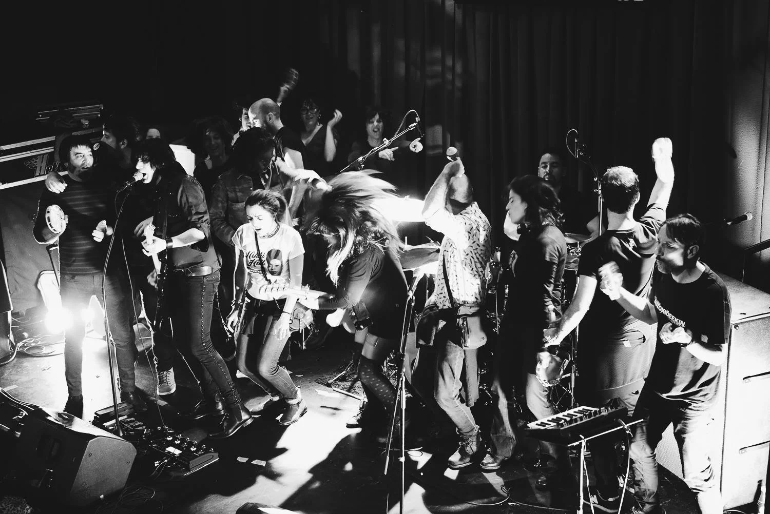 Capsula band live performance official photos psychedelic rock trio