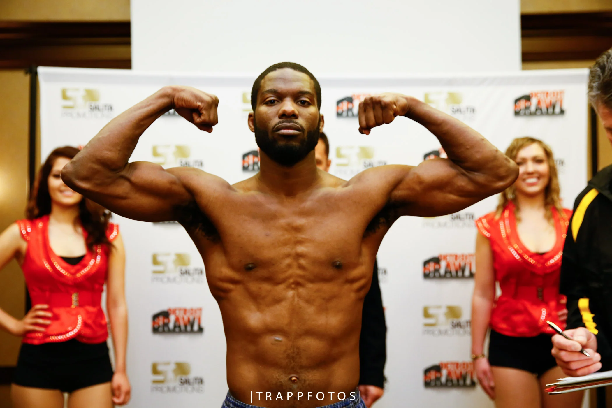 LR_DETROIT BRAWL-WEIGH IN-01212016-9429.jpg