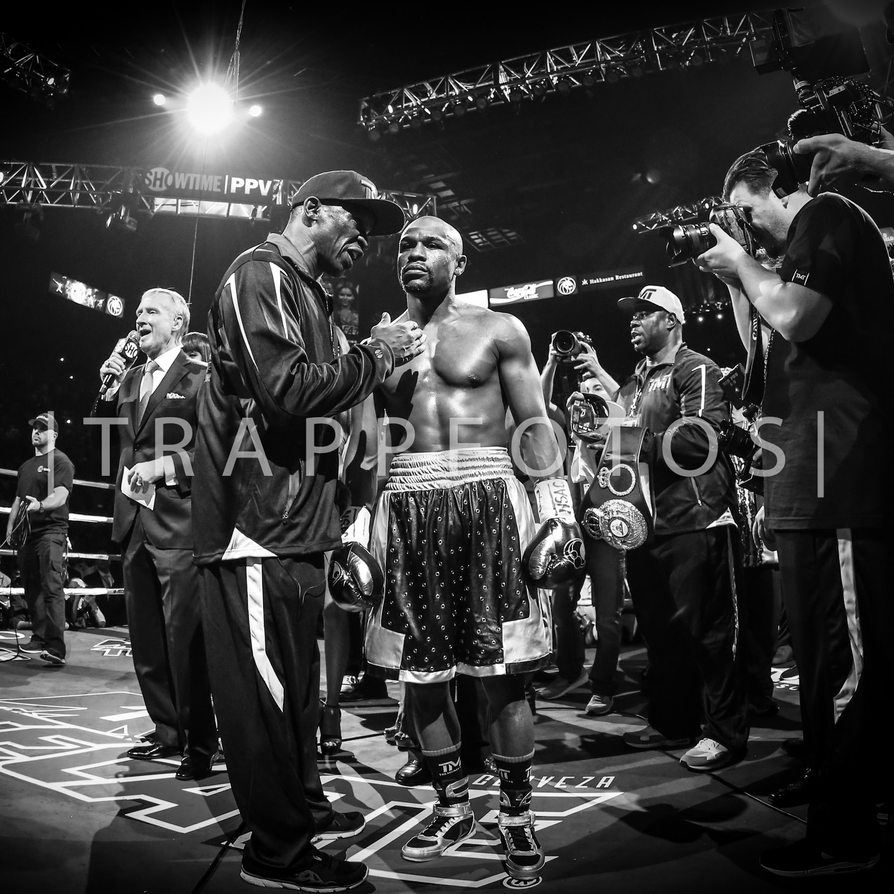LR_SELL-FLOYD MAYWEATHER-TRAPPFOTOS-0053-2.jpg