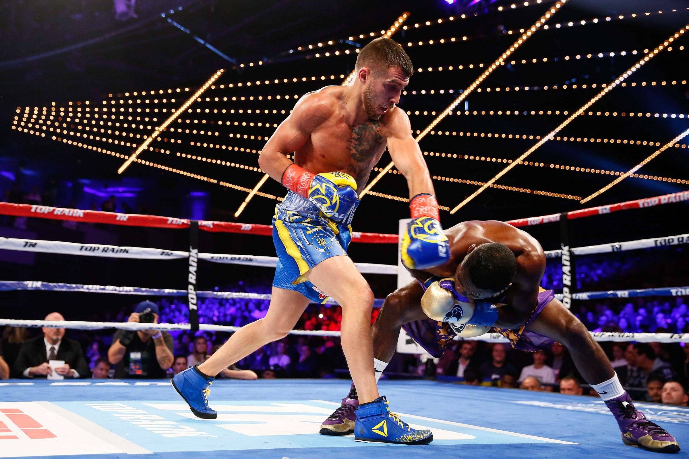 LR_FIGHT NIGHT-LOMACHENKO-TRAPPFOTOS-12092017-7302.jpg