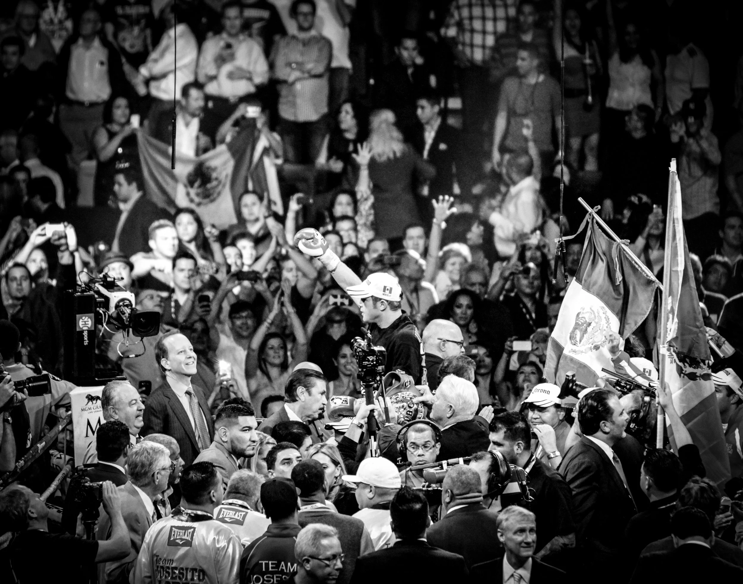 HR_CANELO VS LOPEZ-TRAPPFOTOS-2012-109-4.jpg