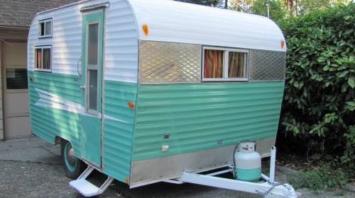 This is a shorter version of our trailer. We like this paint scheme.